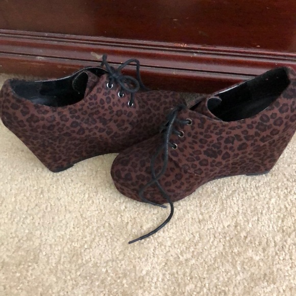 Leopard ankle booties - Picture 2 of 3